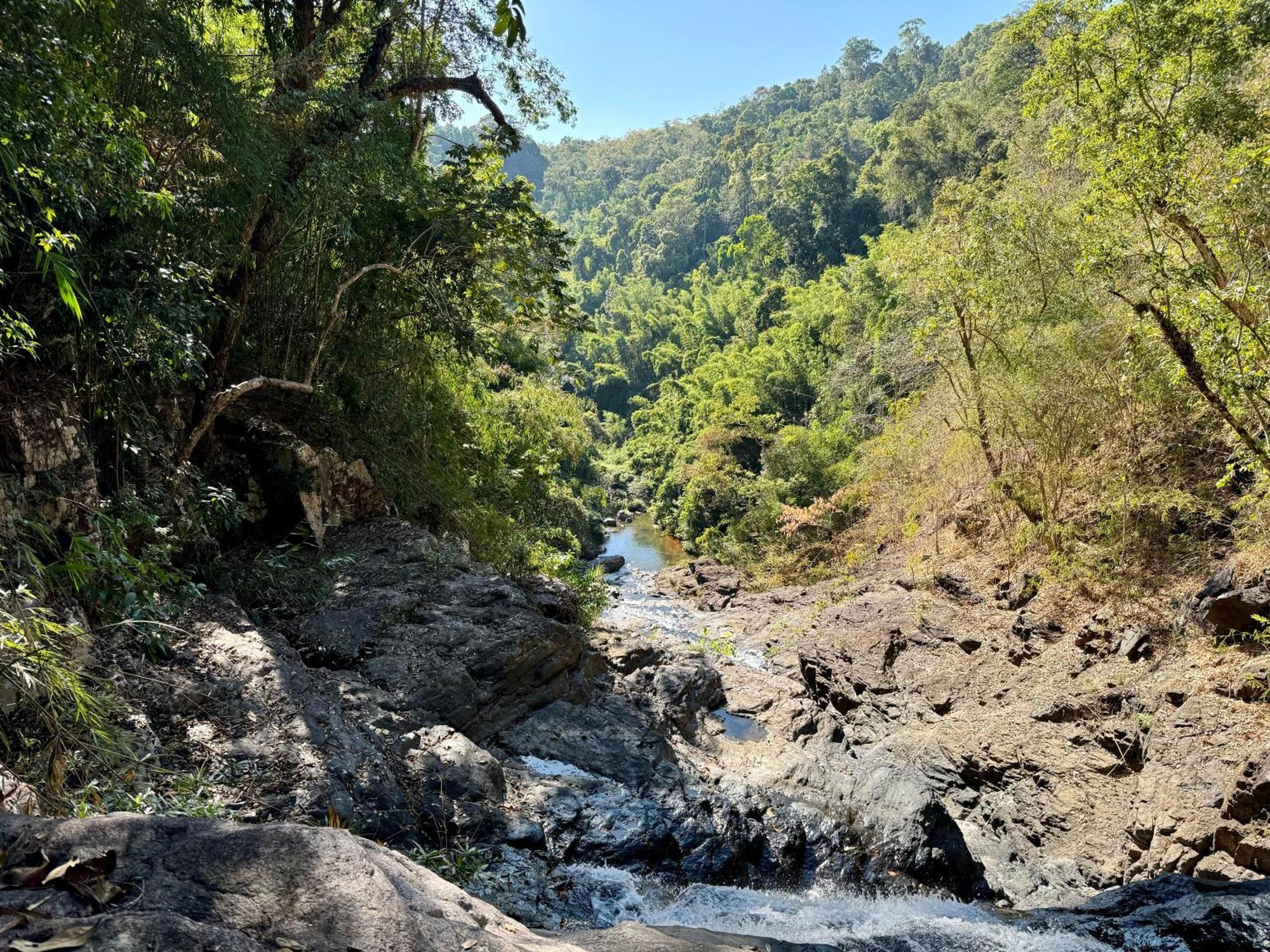 Backpacker Hostel And Jungle Trekking Banlung Exterior photo