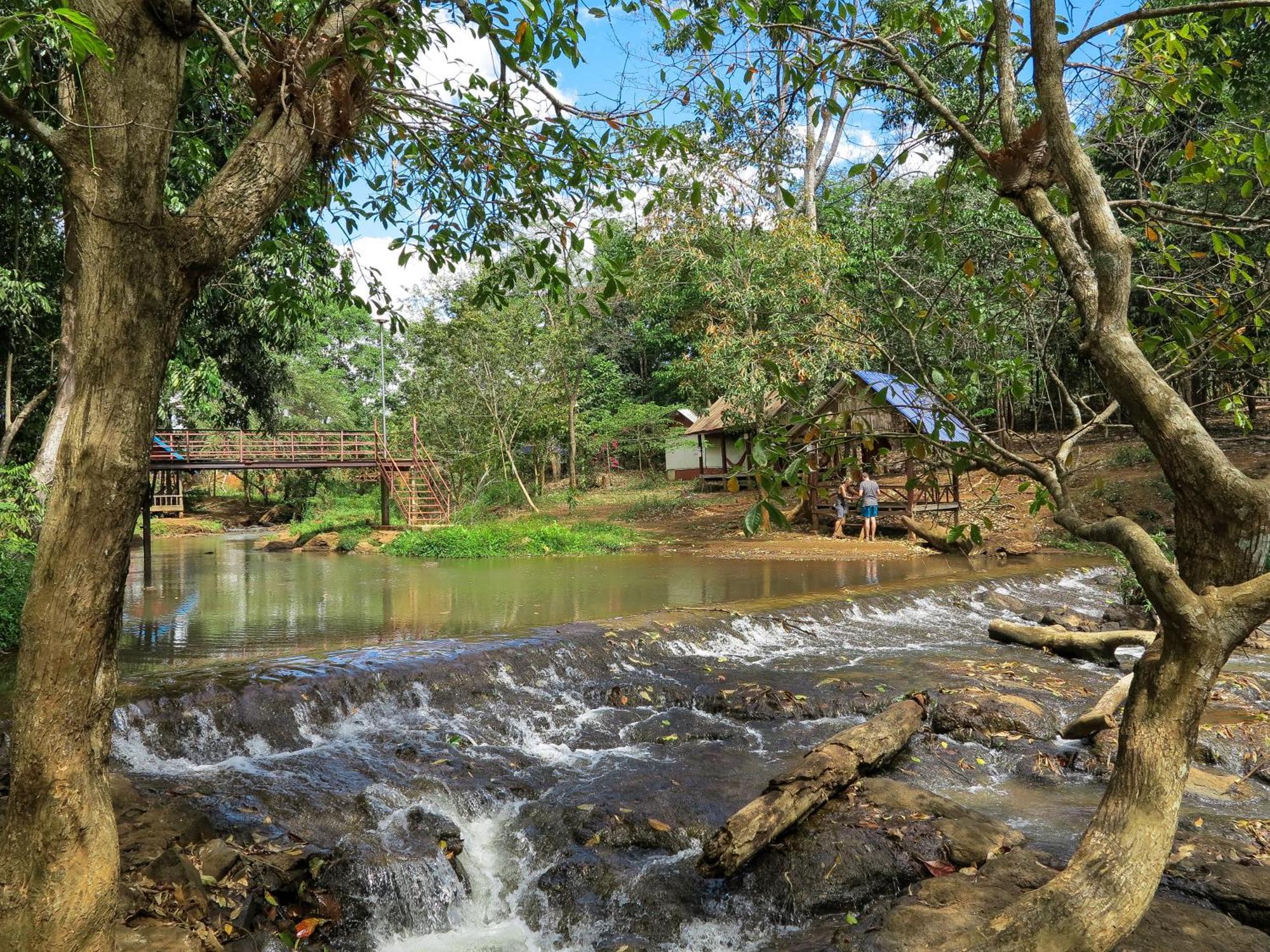 Backpacker Hostel And Jungle Trekking Banlung Exterior photo